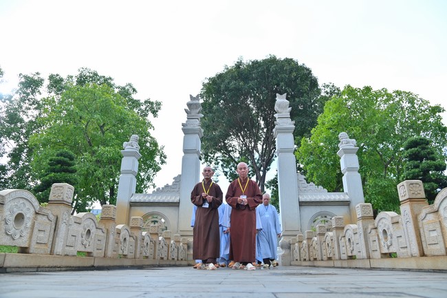Dharma Talk Cloudless skyline in the 100th Seven-Day Retreat