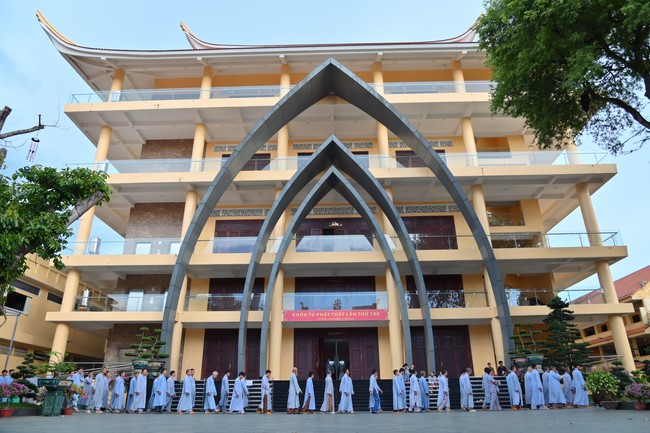 Dharma Talk Cloudless skyline in the 100th Seven-Day Retreat