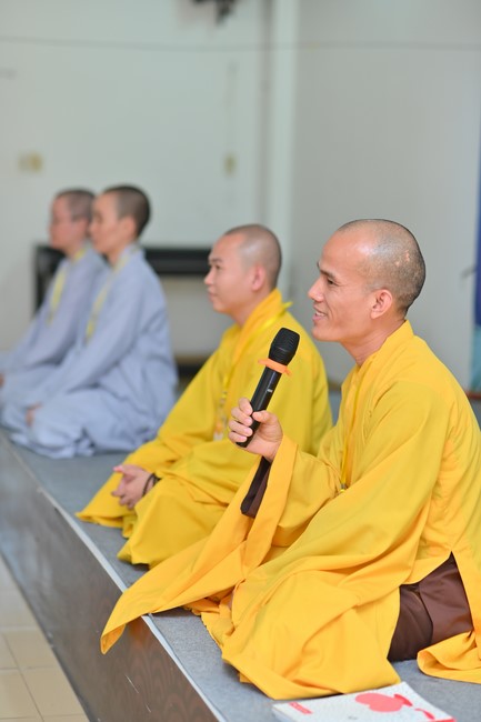 Dharma Talk “Stop and transform karma” – The 100th Seven-Day Retreat.