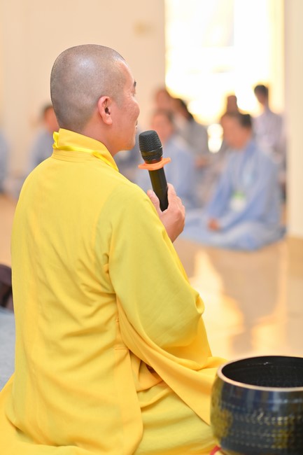 Dharma Talk “Stop and transform karma” – The 100th Seven-Day Retreat.
