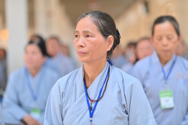 Dharma Talk “Stop and transform karma” – The 100th Seven-Day Retreat.