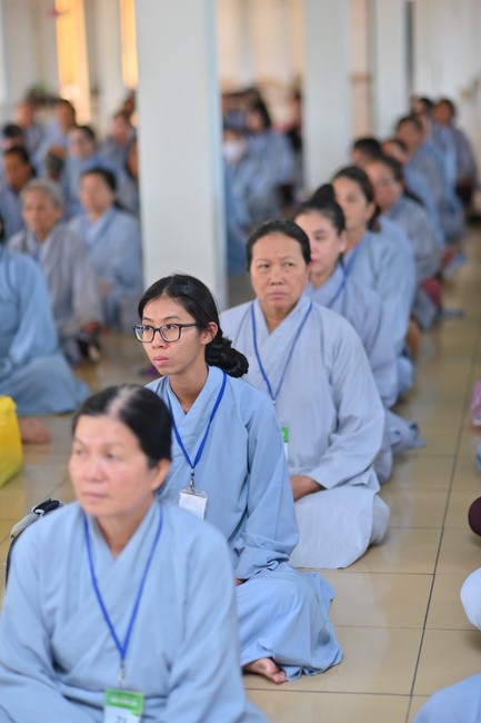 Dharma Talk “Stop and transform karma” – The 100th Seven-Day Retreat.