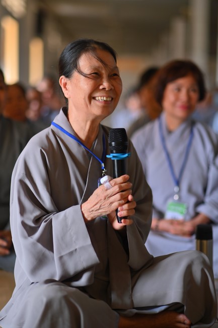 Dharma Talk “Stop and transform karma” – The 100th Seven-Day Retreat.