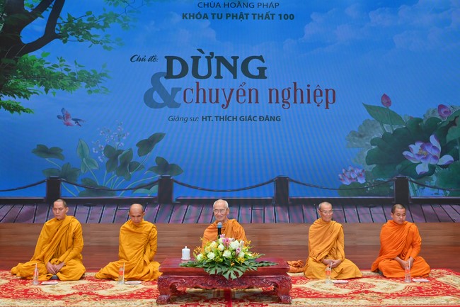 Dharma Talk “Stop and transform karma” – The 100th Seven-Day Retreat.