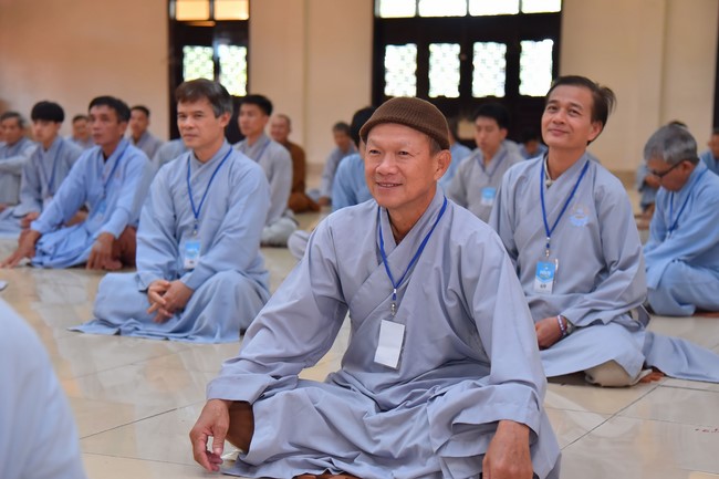 Dharma Talk “Stop and transform karma” – The 100th Seven-Day Retreat.