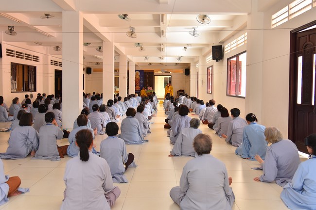 Dharma Talk “Stop and transform karma” – The 100th Seven-Day Retreat.