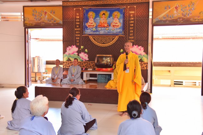 Dharma Talk “Stop and transform karma” – The 100th Seven-Day Retreat.