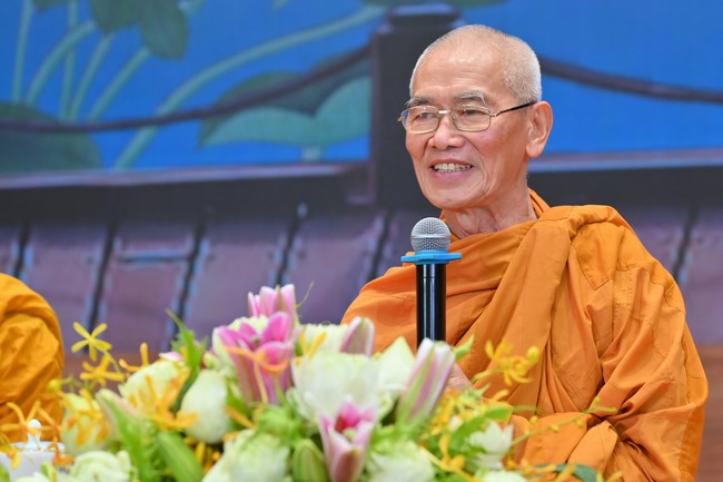 Dharma Talk “Stop and transform karma” – The 100th Seven-Day Retreat.