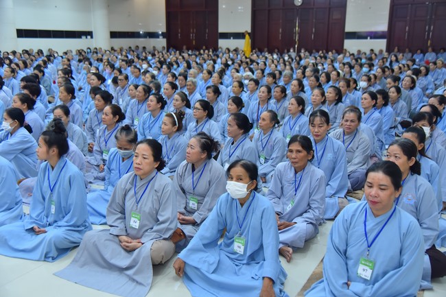 Dharma Talk “Stop and transform karma” – The 100th Seven-Day Retreat.