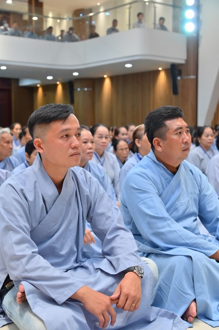 Dharma Talk “Stop and transform karma” – The 100th Seven-Day Retreat.