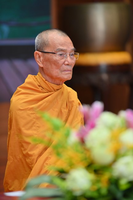 Dharma Talk “Stop and transform karma” – The 100th Seven-Day Retreat.