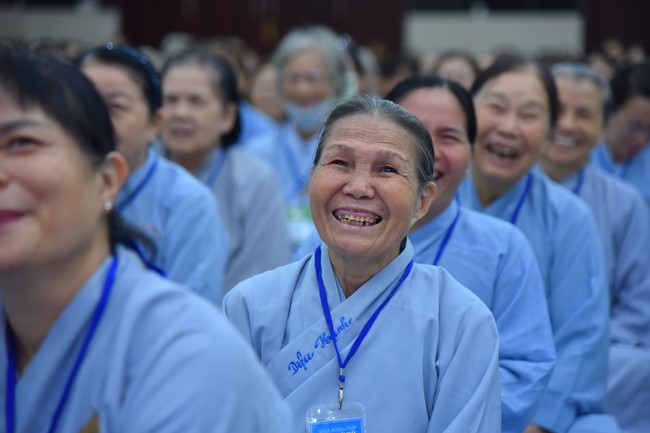 Dharma Talk “Stop and transform karma” – The 100th Seven-Day Retreat.