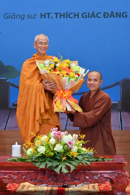 Dharma Talk “Stop and transform karma” – The 100th Seven-Day Retreat.