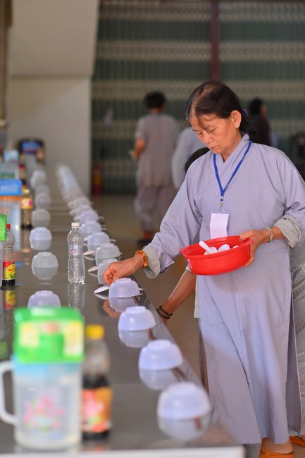 Dharma Talk “Stop and transform karma” – The 100th Seven-Day Retreat.