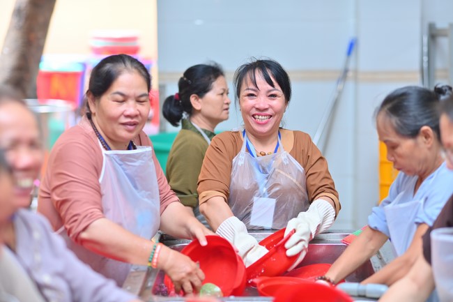 Dharma Talk “Stop and transform karma” – The 100th Seven-Day Retreat.