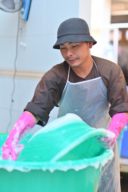 Dharma Talk “Stop and transform karma” – The 100th Seven-Day Retreat.