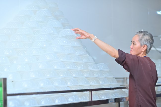 Dharma Talk “Stop and transform karma” – The 100th Seven-Day Retreat.