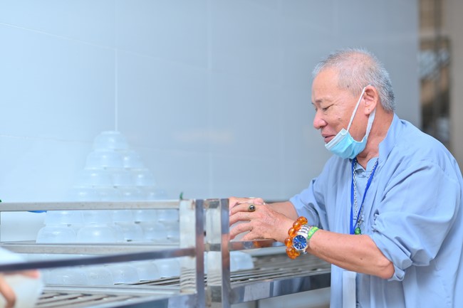 Dharma Talk “Stop and transform karma” – The 100th Seven-Day Retreat.