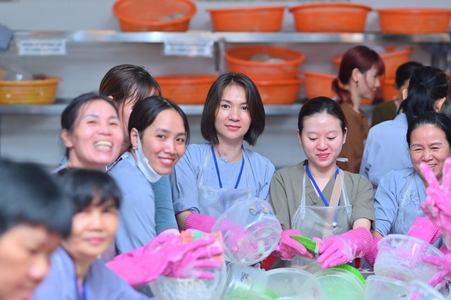 Dharma Talk “Stop and transform karma” – The 100th Seven-Day Retreat.