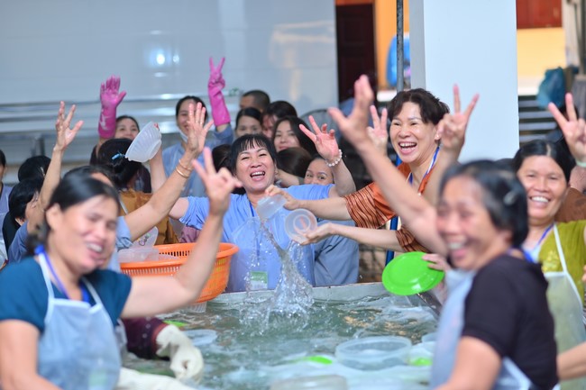 Dharma Talk “Stop and transform karma” – The 100th Seven-Day Retreat.