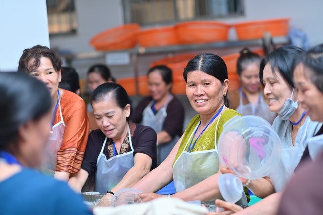 Dharma Talk “Stop and transform karma” – The 100th Seven-Day Retreat.