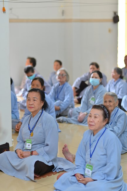 Dharma Talk “Stop and transform karma” – The 100th Seven-Day Retreat.