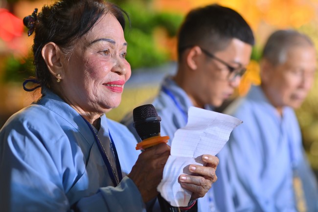 Three-Jewel gratitude Ceremony in the 100th seven-day Retreat