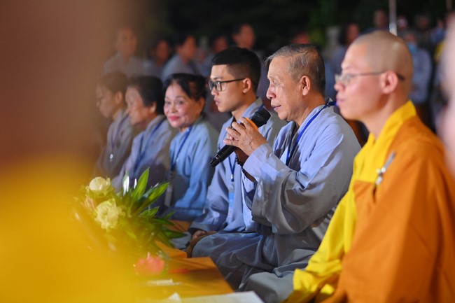 Three-Jewel gratitude Ceremony in the 100th seven-day Retreat