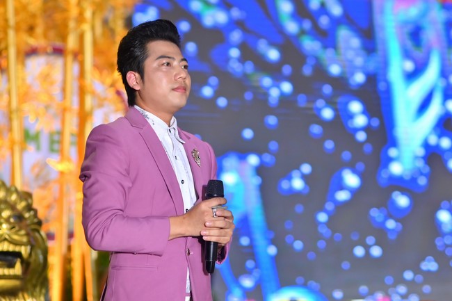 Three-Jewel gratitude Ceremony in the 100th seven-day Retreat