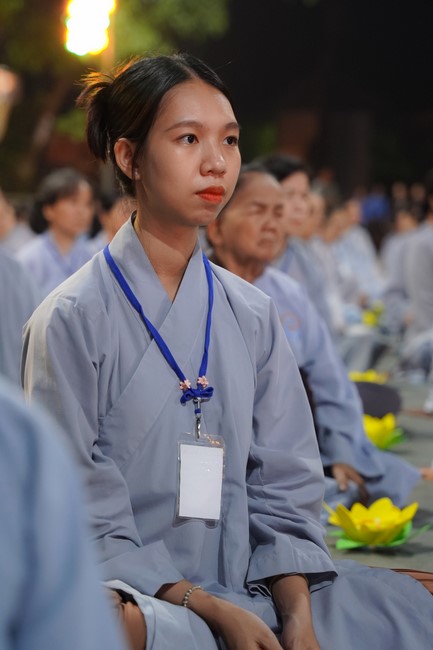 Three-Jewel gratitude Ceremony in the 100th seven-day Retreat