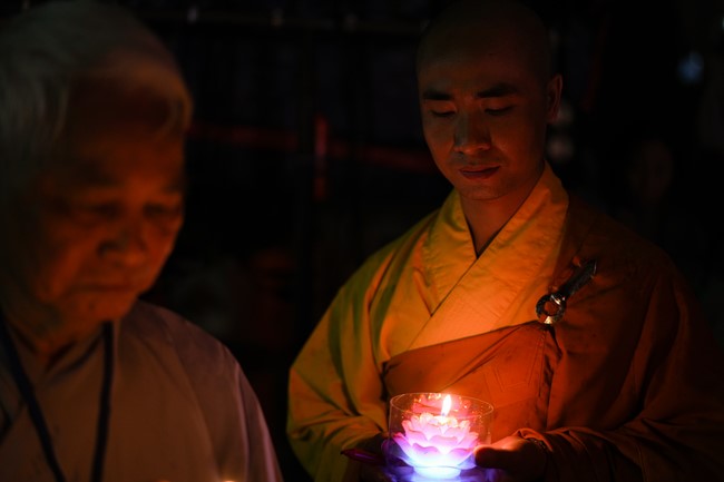 Three-Jewel gratitude Ceremony in the 100th seven-day Retreat