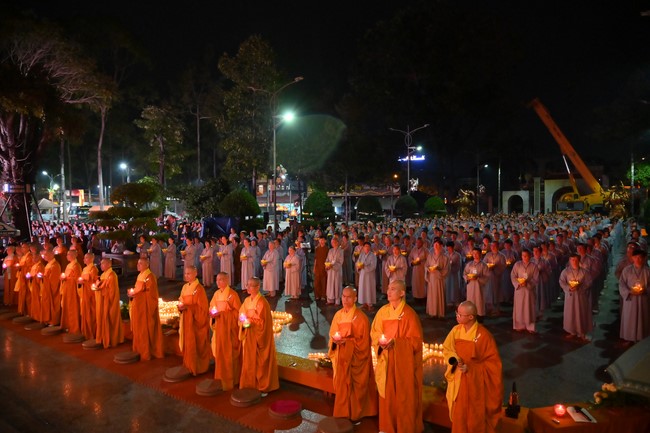 Three-Jewel gratitude Ceremony in the 100th seven-day Retreat
