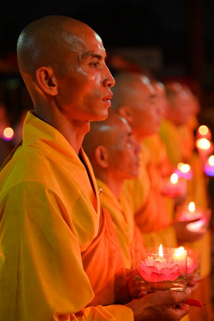 Three-Jewel gratitude Ceremony in the 100th seven-day Retreat