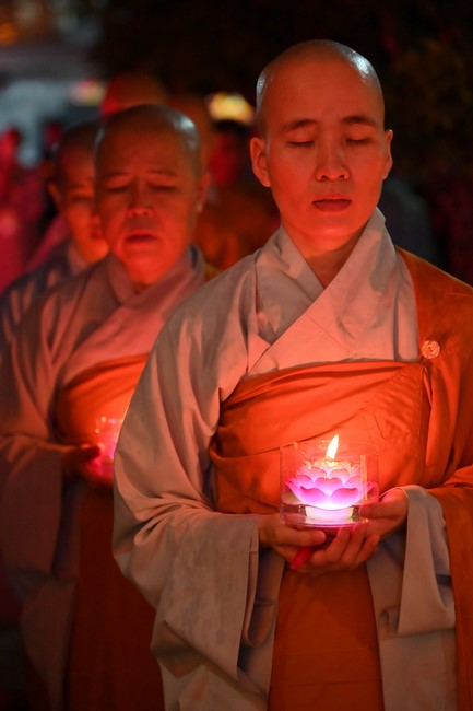 Three-Jewel gratitude Ceremony in the 100th seven-day Retreat