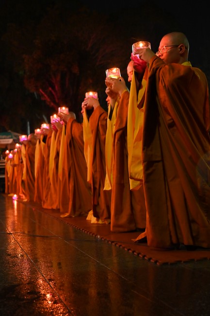 Three-Jewel gratitude Ceremony in the 100th seven-day Retreat