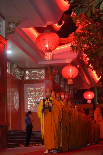 Three-Jewel gratitude Ceremony in the 100th seven-day Retreat