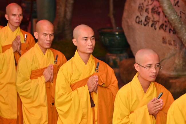 Three-Jewel gratitude Ceremony in the 100th seven-day Retreat