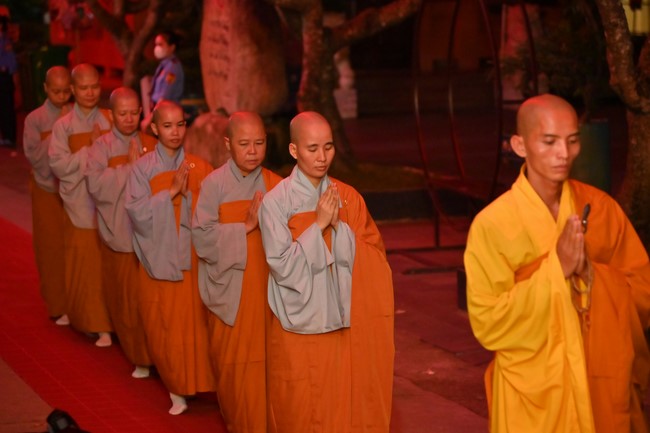 Three-Jewel gratitude Ceremony in the 100th seven-day Retreat