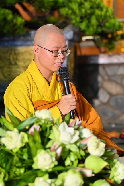 Three-Jewel gratitude Ceremony in the 100th seven-day Retreat