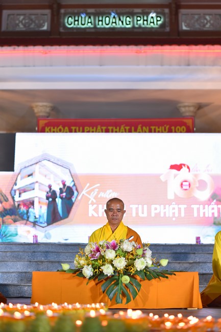 Three-Jewel gratitude Ceremony in the 100th seven-day Retreat