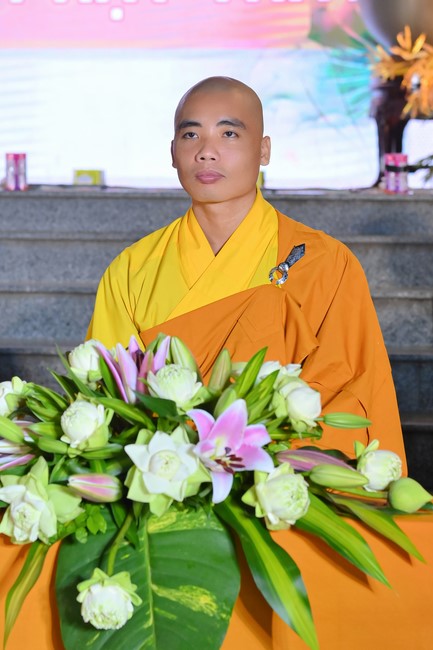 Three-Jewel gratitude Ceremony in the 100th seven-day Retreat