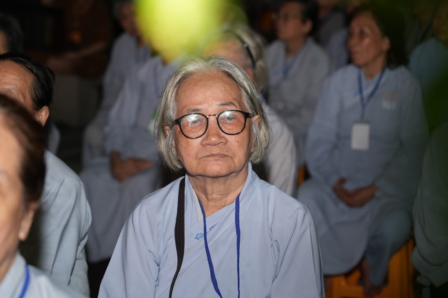 Three-Jewel gratitude Ceremony in the 100th seven-day Retreat