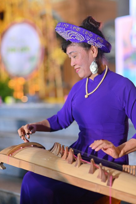 Three-Jewel gratitude Ceremony in the 100th seven-day Retreat