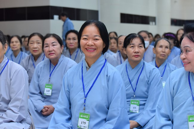 Dharma talk Should revenge or forgive the enemy? in the 100th Seven-Day Retreat