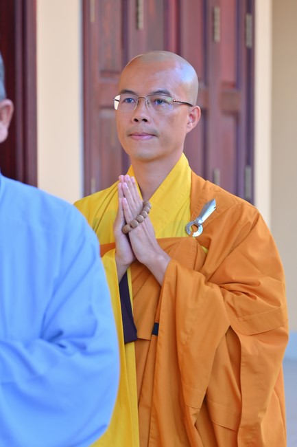 Dharma talk Should revenge or forgive the enemy? in the 100th Seven-Day Retreat