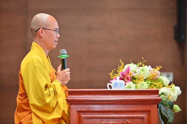 Dharma talk Should revenge or forgive the enemy? in the 100th Seven-Day Retreat