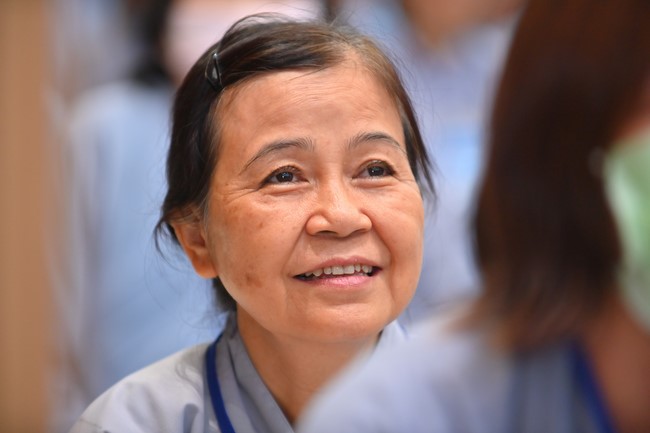 Dharma talk Should revenge or forgive the enemy? in the 100th Seven-Day Retreat