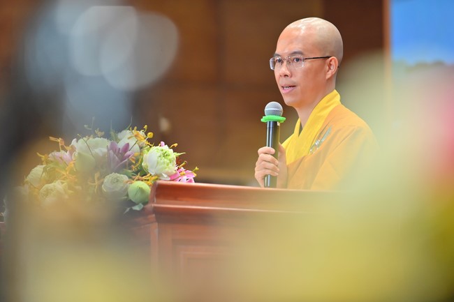 Dharma talk Should revenge or forgive the enemy? in the 100th Seven-Day Retreat