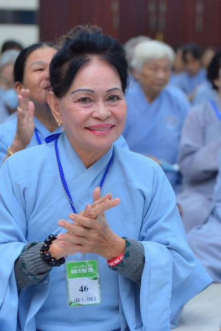 Dharma talk Should revenge or forgive the enemy? in the 100th Seven-Day Retreat