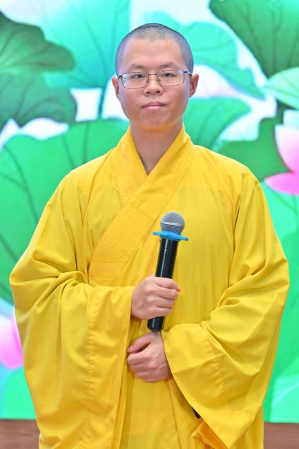 Dharma talk Should revenge or forgive the enemy? in the 100th Seven-Day Retreat